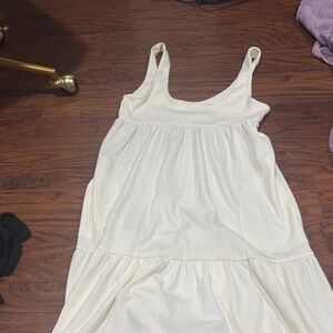 Elegant White Sleeveless Dress